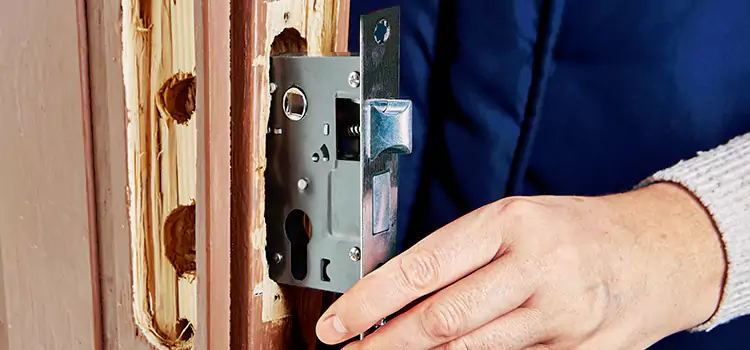 Garage Door Lock Replacement Verdun